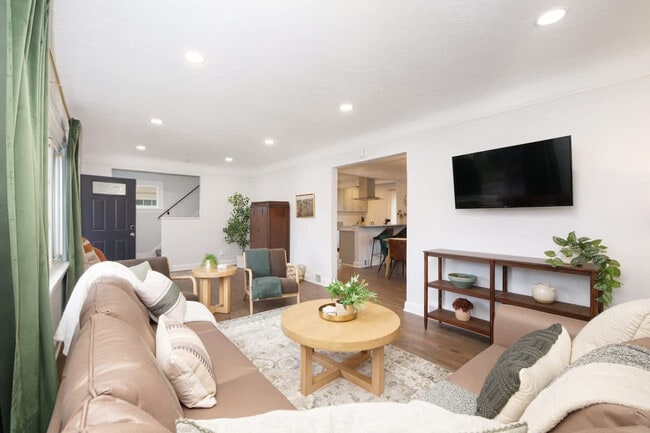 Foto del edificio - 3544 Tuttle Ave