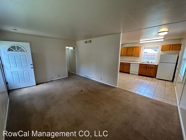 Building Photo - 3 br, 1 bath House - 1201 E. Cheyenne Road