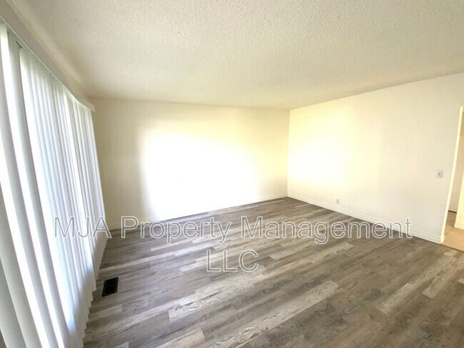 Building Photo - 4523 S 600 E