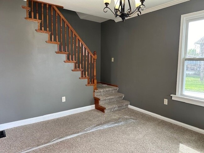 Building Photo - Spacious Home in Harrisburg, PA Central Da...