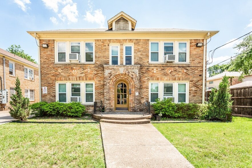 Foto principal - 5900 Oram St