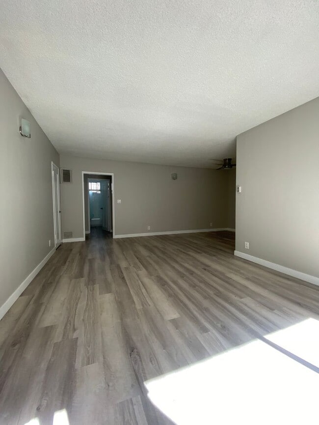 Interior Photo - 3431 Vinton Ave