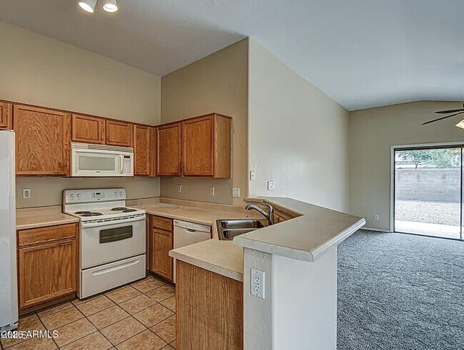 Building Photo - 31111 N Claridge Cir