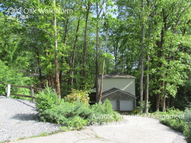 Primary Photo - 4303 Oak Walk N