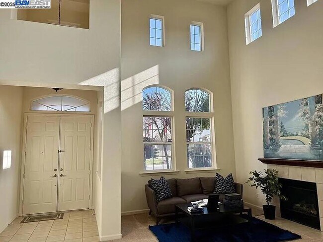 Foto del edificio - 3017 Roslyn Dr