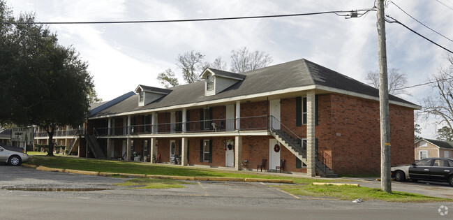 Building Photo - The Colonial Apartments