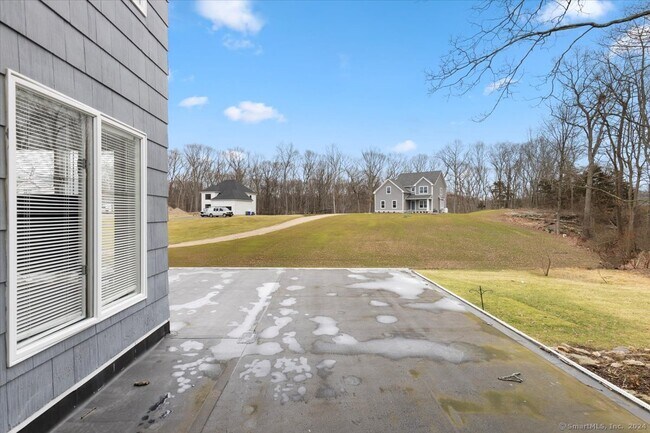 Foto del edificio - 300 Leetes Island Rd