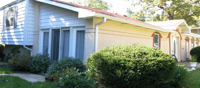 Foto del edificio - 1644 Midland Ave