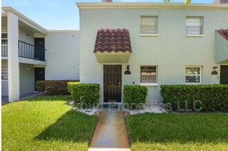 Building Photo - 2862 Somerset Park Dr