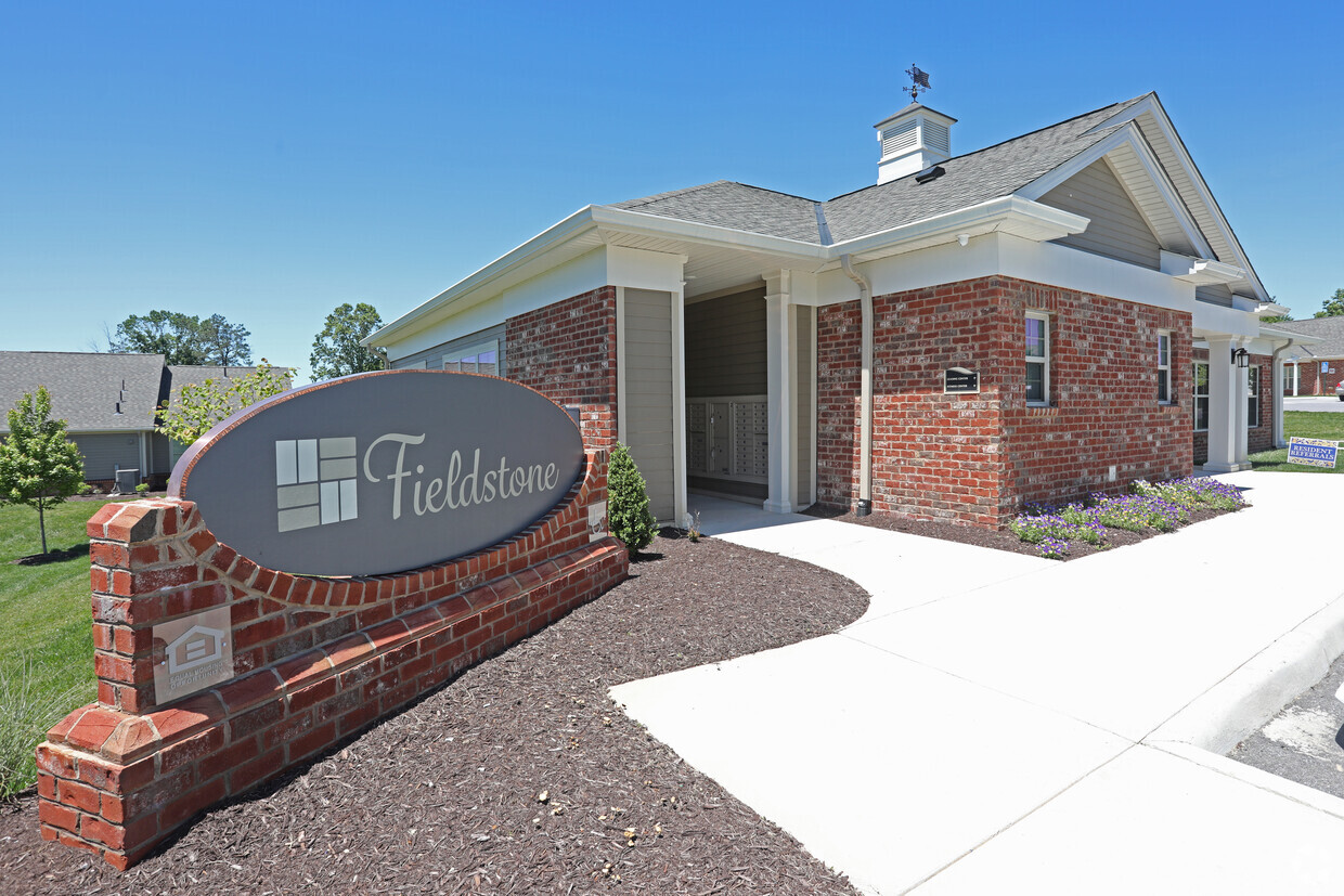 Foto principal - Fieldstone Apartments - Income Limits Apply