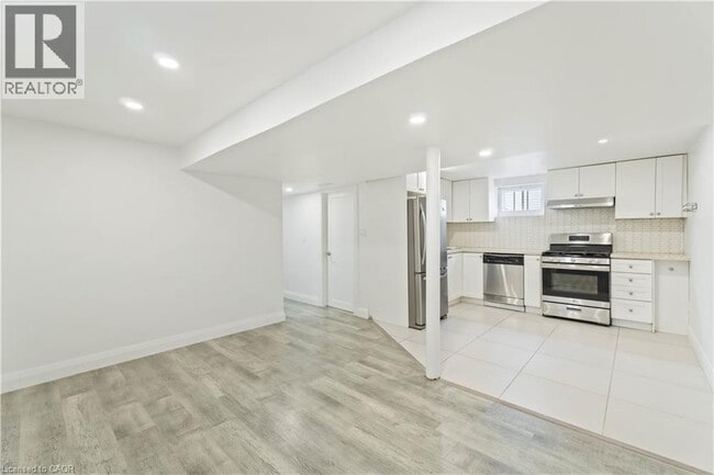 Building Photo - 65 Almond St