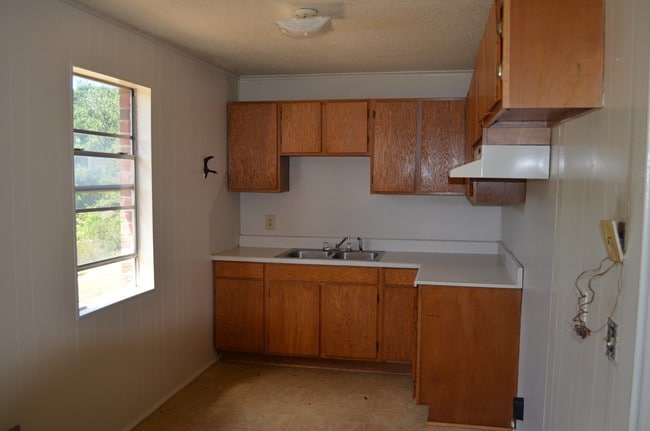 Building Photo - Pinedale Apartments