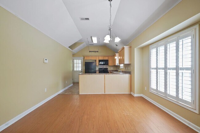 Building Photo - 1220 Village Trail
