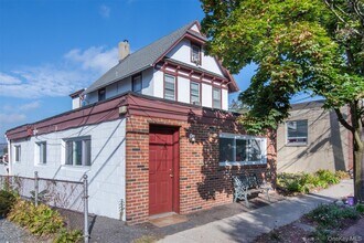 Building Photo - 15 N Buckhout St