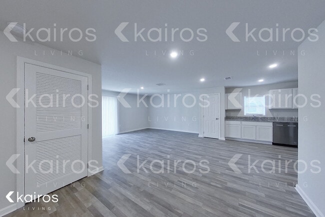 Building Photo - 1729 Nebraska Loop