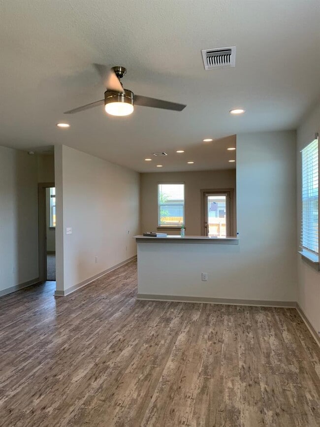 Building Photo - 2310 Clemence Ln