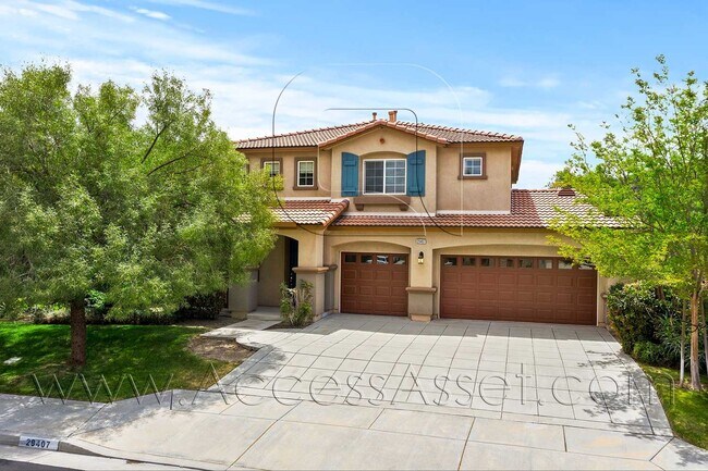 Foto del edificio - Beautifully Furnished 4 Bed/3 Bath Home With Mountains And Lake Views  In Lake Elsinore!