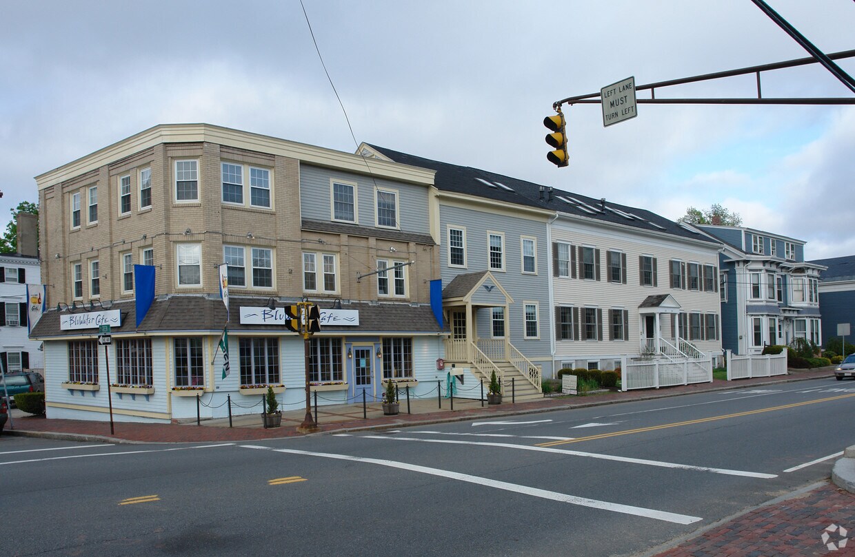 136 High St, Newburyport, MA 01950 Apartments in Newburyport, MA