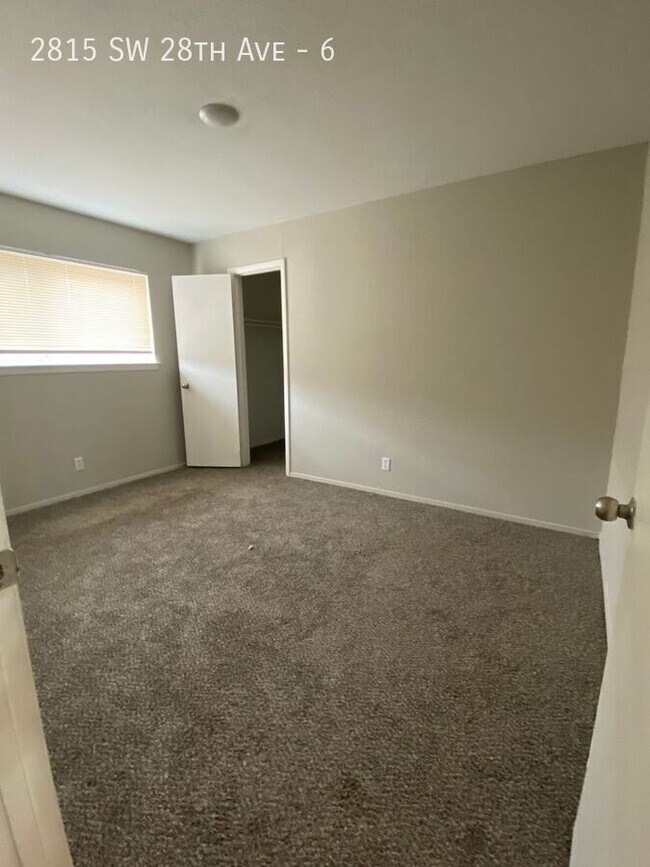 Foto del edificio - 2815 SW 28th Ave