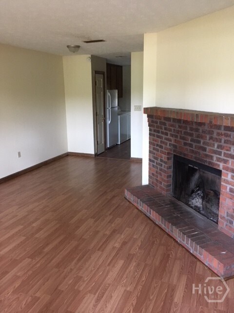 Foto del edificio - 317 Epps Bridge Rd