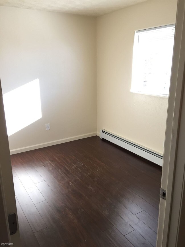 Foto del edificio - 8301 E 3rd Ave