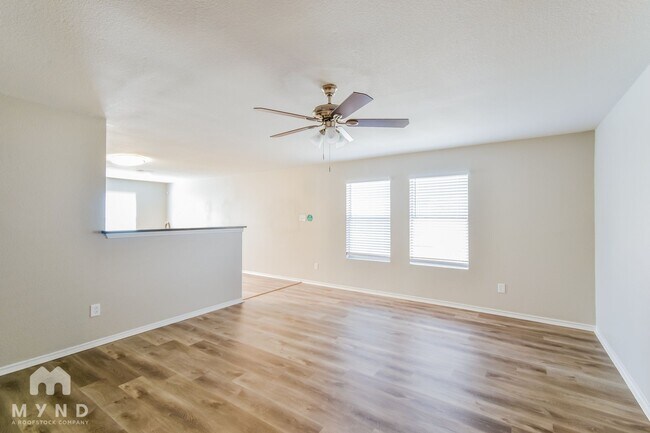 Building Photo - 1157 Boxwood Dr