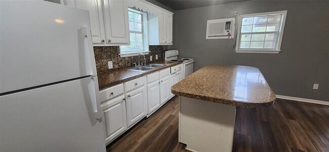 Building Photo - 593 Co Rd 4050