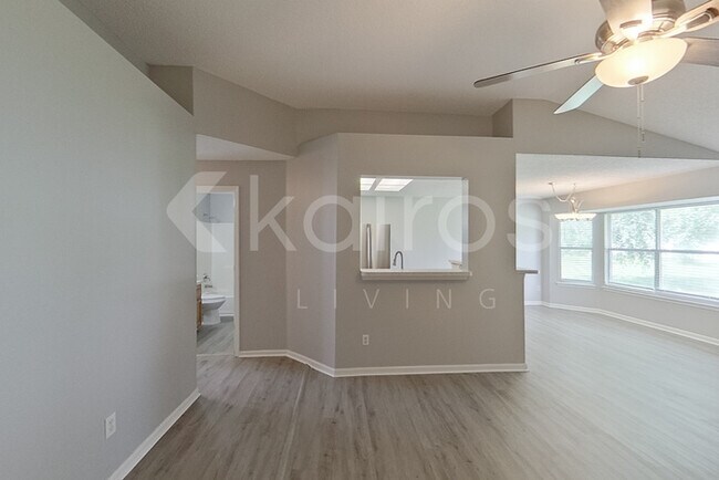 Foto del edificio - 9685 Waterloo Pl