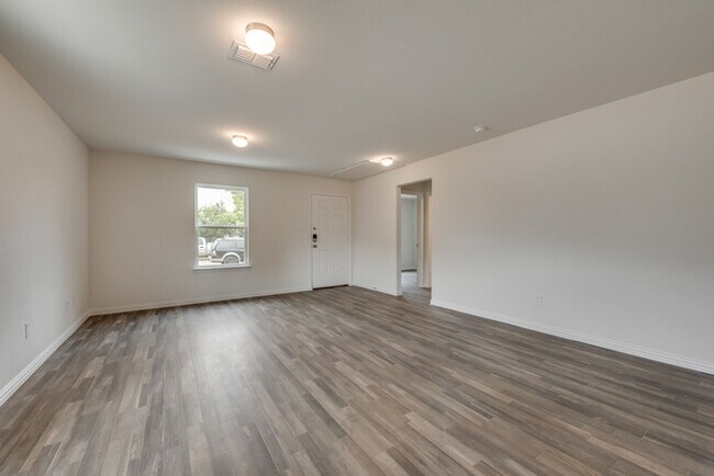 Building Photo - 439 Ferris Ave