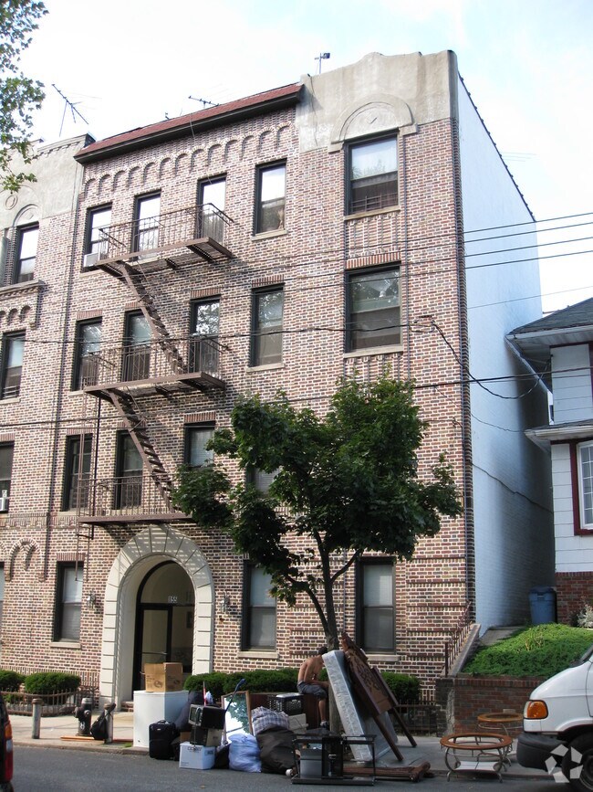 Building Photo - 155 89th St