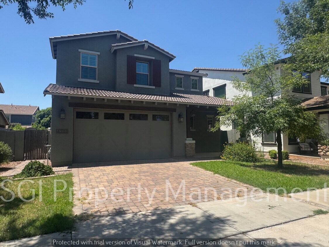 Foto principal - 4281 E Mesquite St