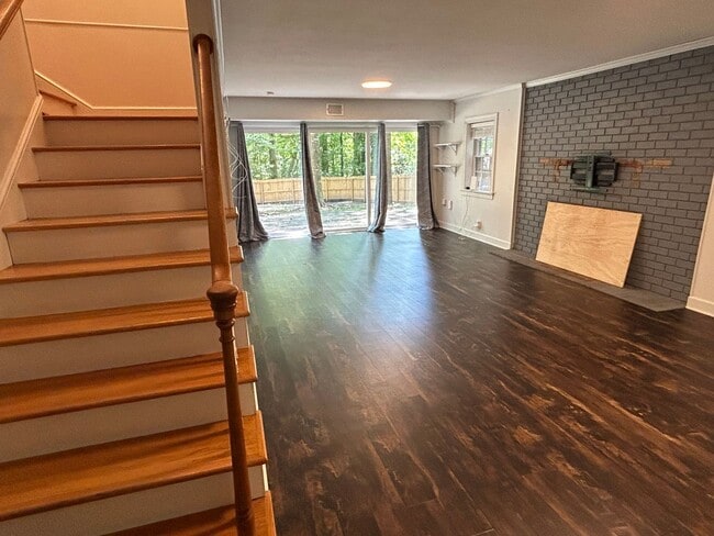 Building Photo - 5 Bed | 3.5 Bath House in Raleigh