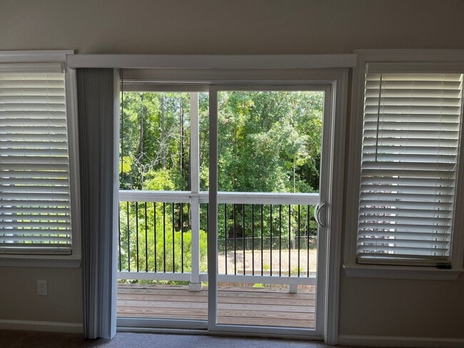 Building Photo - 4 Bedroom Townhome in Cary