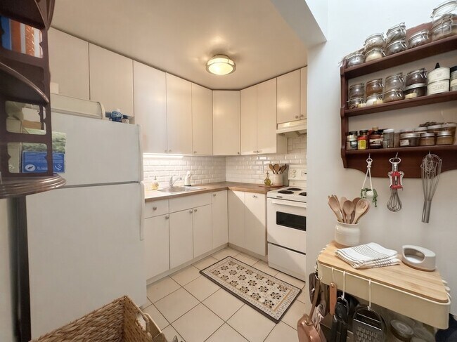Photo du bâtiment - 181 Gerrard St E