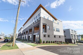 Building Photo - 2027 Isom St