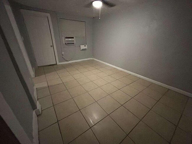 Building Photo - 1903 7th Ave S