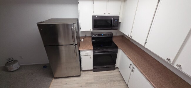 Building Photo - 5934 Rancho Mission Rd