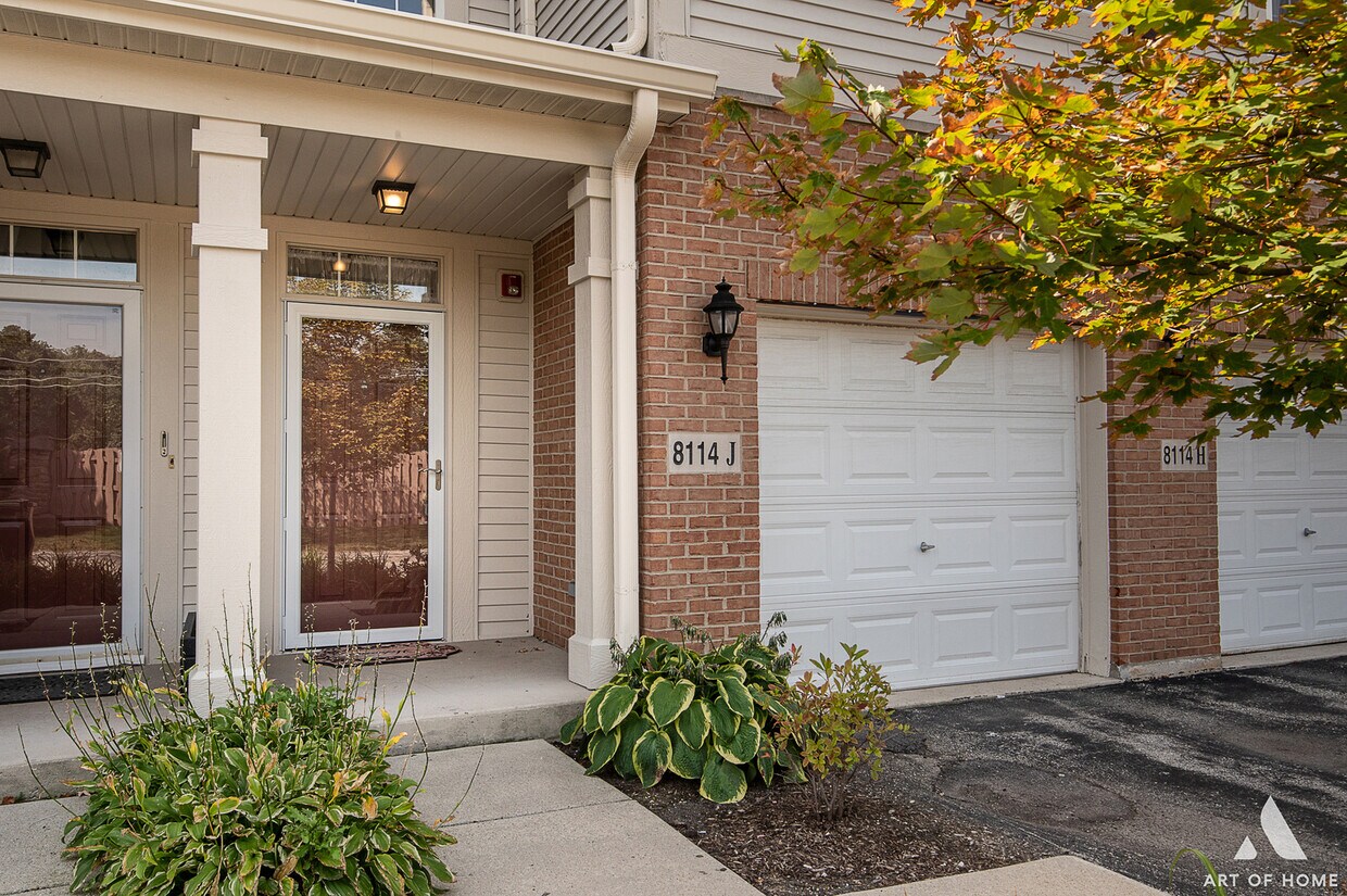 8114 Concord Ln Unit J, Justice, IL 60458 Condo for Rent in Justice