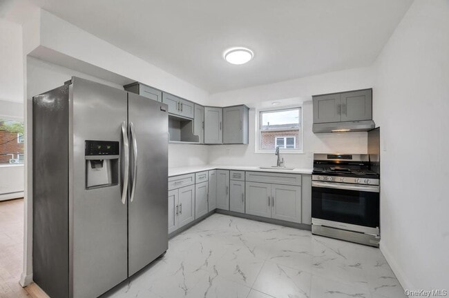 Foto del edificio - 74-16 85th Rd