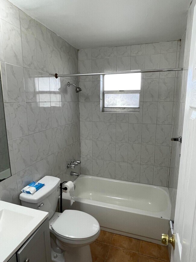 Foto del edificio - 2761 NW 14th Ct