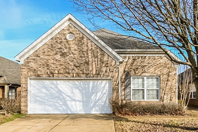 Building Photo - 9894 White Poplar Dr