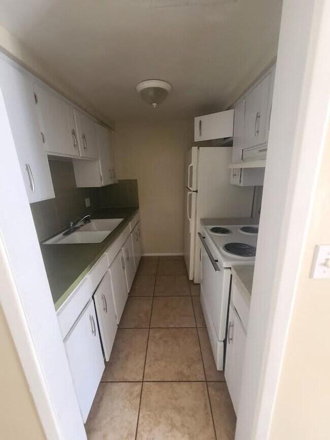 Foto del edificio - Arthur Avenue 6039-6043