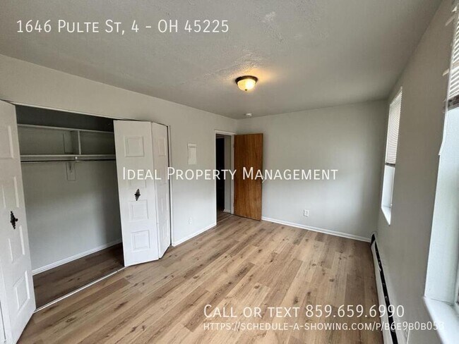Building Photo - 1646 Pulte St