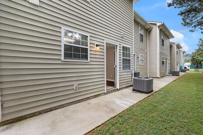 Foto del edificio - Parkway North Townhomes