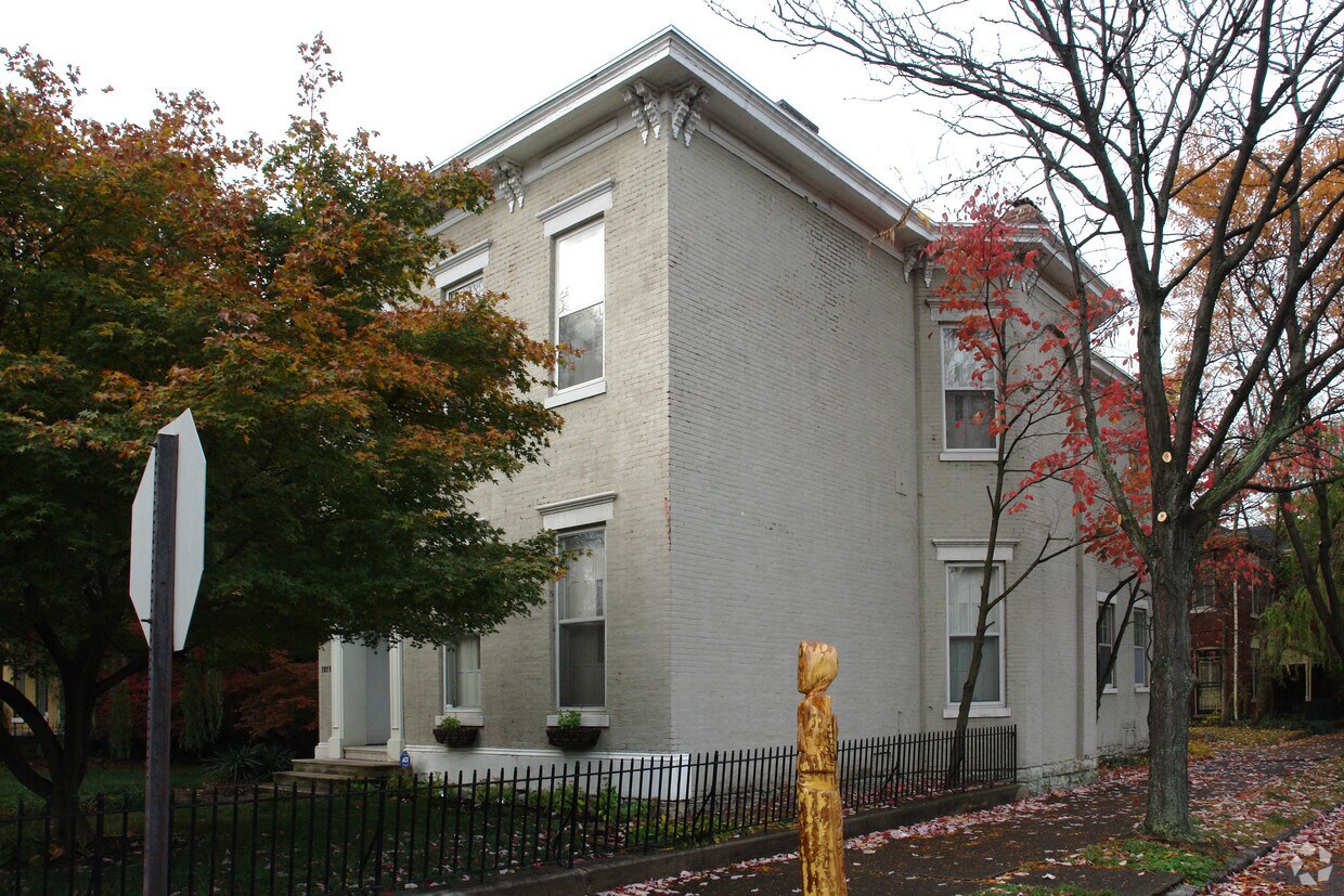 Primary Photo - 1028 S 6th St