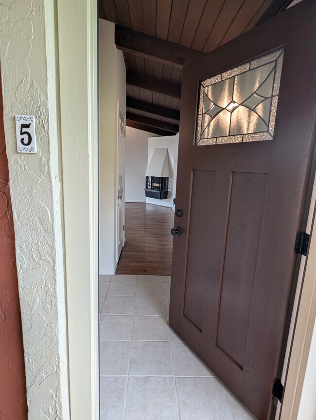 Building Photo - 214 Bayview St