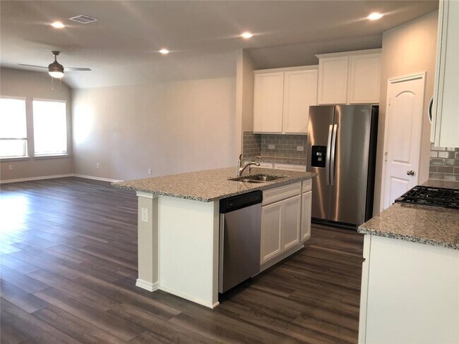 Foto del edificio - Fabulous home in a beautiful GATED MASTER PLANNED COMMUNITY