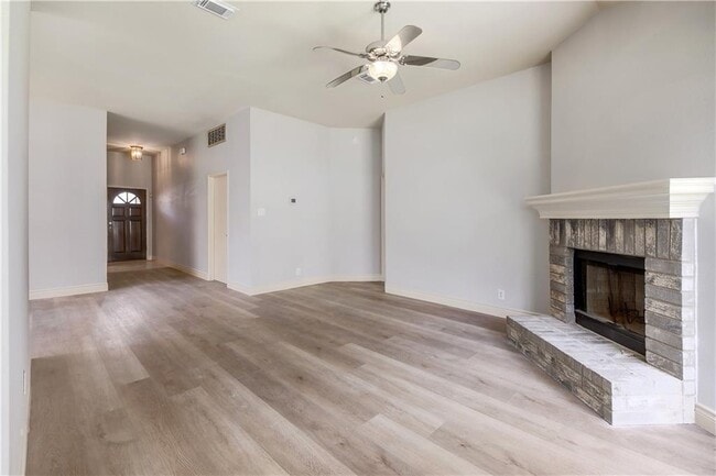 Building Photo - 4510 Abelia Dr