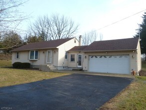 Building Photo - 72 Kennedy Rd