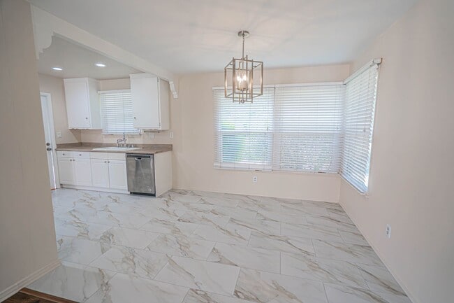 Building Photo - Beautifully Remodeled Single-Story 3-Bedro...